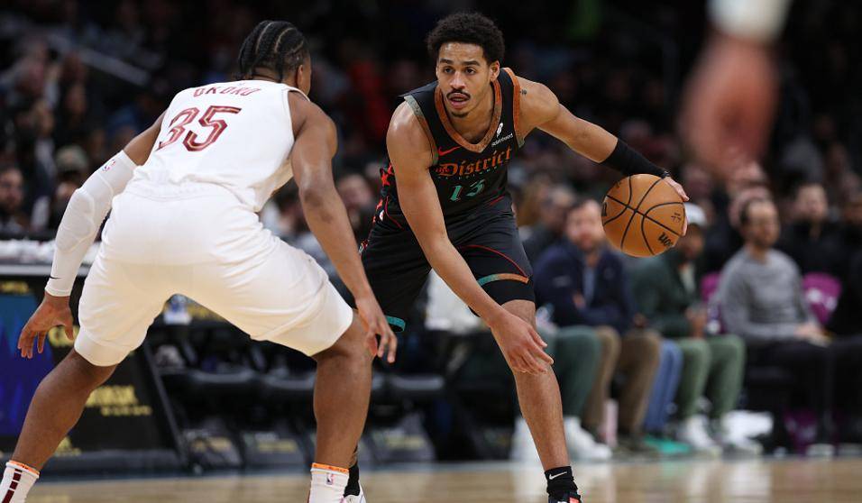 米切尔复出首战,连续三场30+状态火爆,全明星入选成为焦点! 米切尔复出首战,连续三场30+状态火爆,全明星入选成为焦点!