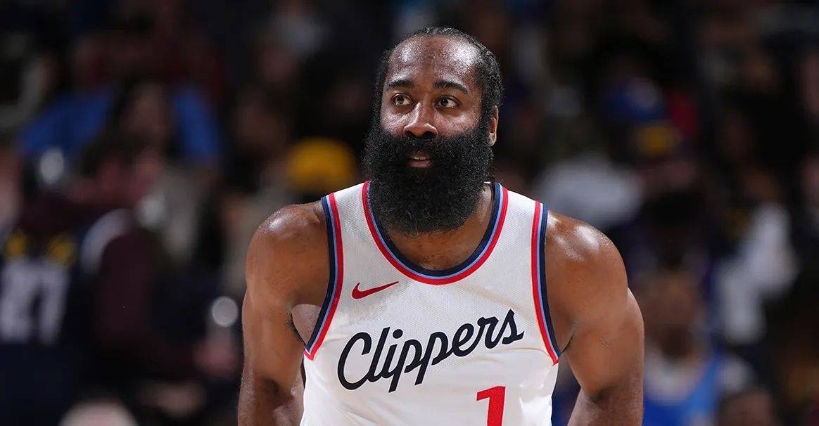 约基奇绝杀时刻,哈登点燃赛场,独行侠迎来胜利! 约基奇绝杀时刻,哈登点燃赛场,独行侠迎来胜利!