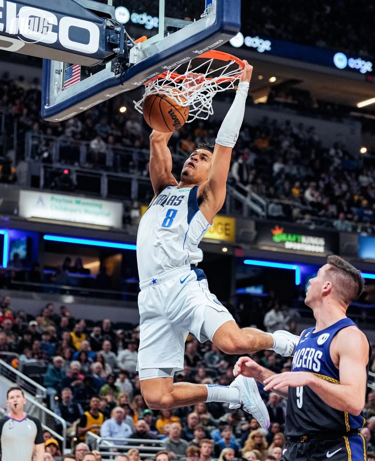 Scout在独行侠比赛中精彩发挥,势不可挡引发热议! Scout在独行侠比赛中精彩发挥,势不可挡引发热议!