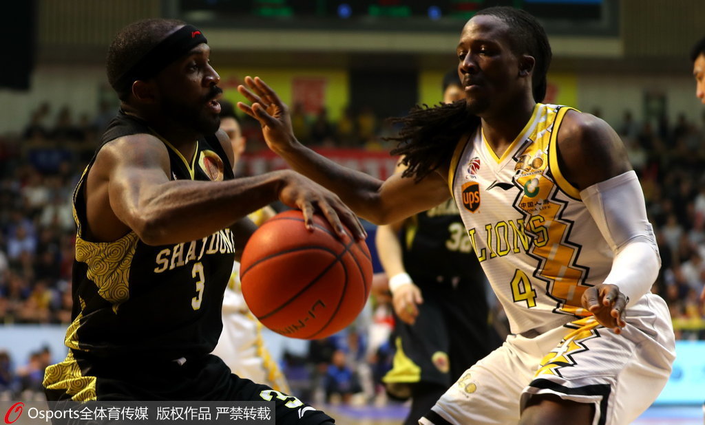 休斯顿火箭抢七大战险胜皇家马德里，纳达尔砍下45记关键球，全场沸腾的简单介绍